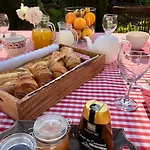 Bed & Breakfast Le Grenier Du Jardin Pontorson