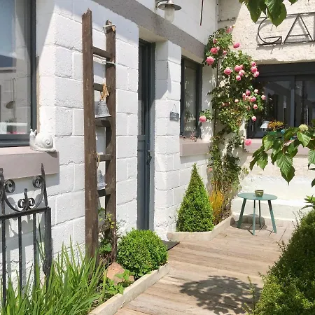 Le Grenier Du Jardin לינה וארוחת בוקר פונטורסון