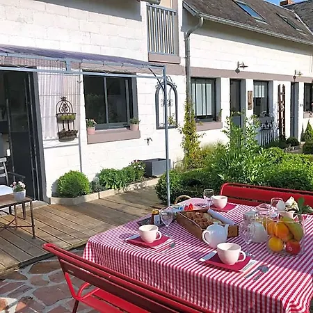 ベッド・アンド・ブレックファスト Le Grenier Du Jardin ポントルソン