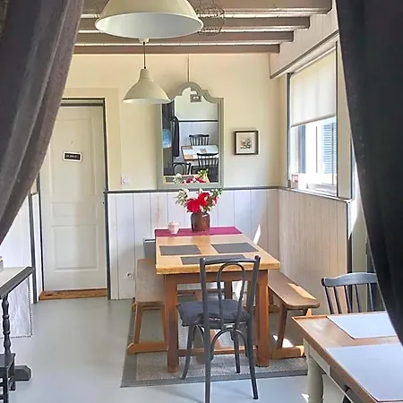 Le Grenier Du Jardin ベッド・アンド・ブレックファスト