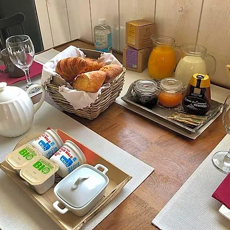 ベッド・アンド・ブレックファスト Le Grenier Du Jardin