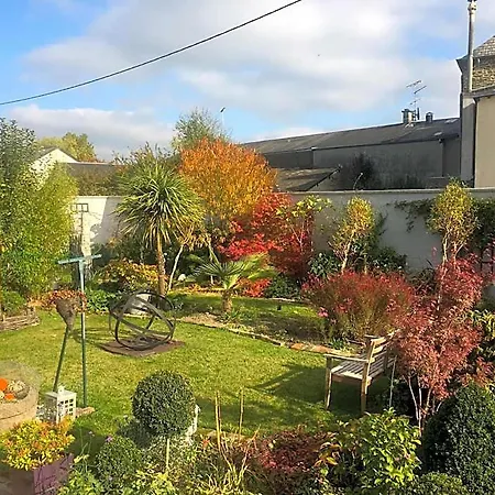 Le Grenier Du Jardin ベッド・アンド・ブレックファスト 3*