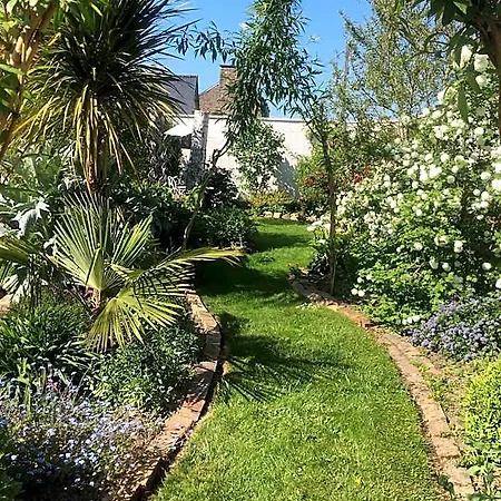 ベッド・アンド・ブレックファスト Le Grenier Du Jardin