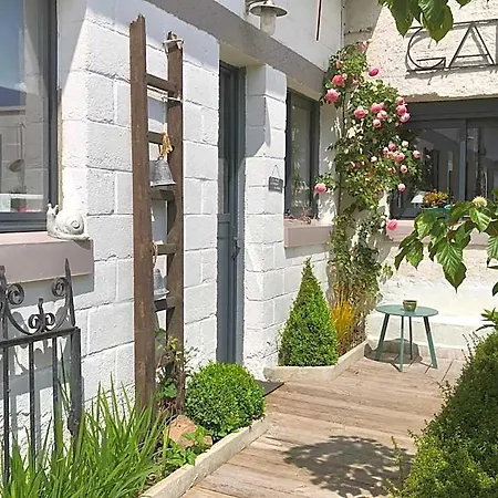 Le Grenier Du Jardin ベッド・アンド・ブレックファスト 3*