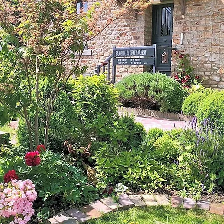 Le Grenier Du Jardin ベッド・アンド・ブレックファスト ポントルソン