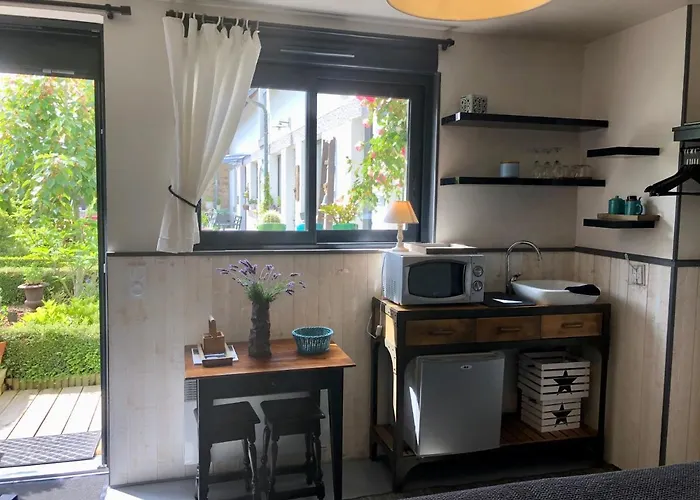 לינה וארוחת בוקר Le Grenier Du Jardin